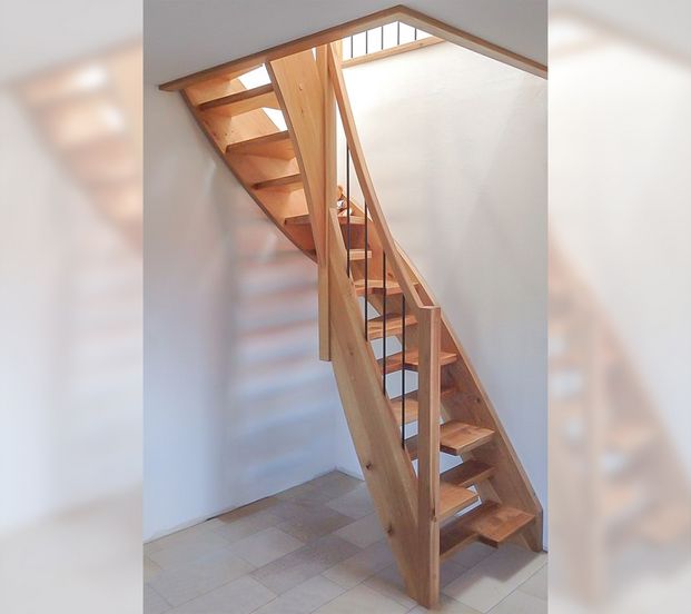 Raumspartreppe_Holz1