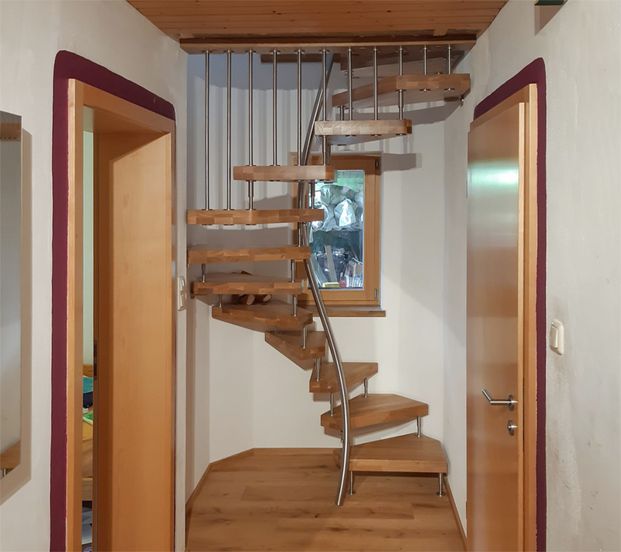 Raumspaartreppe_7b