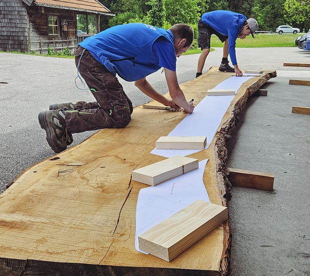 Holz für die Treppe