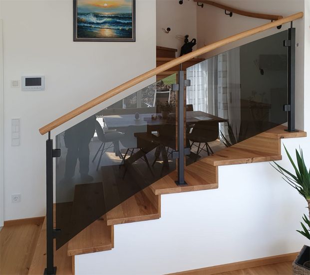 Kraller: Treppengeländer mit getöntem Glas Illustration 1 Treppengeländer mit getöntem Glas