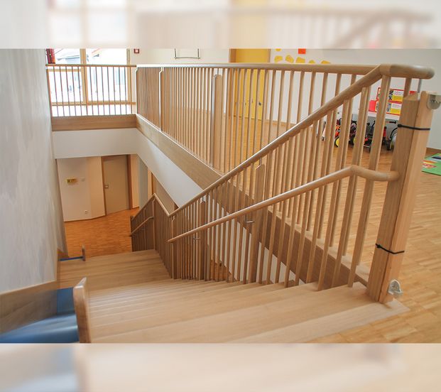 Treppe_mit_Rutsche2
