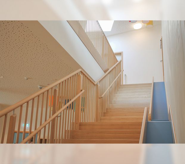 Treppe_mit_Rutsche1